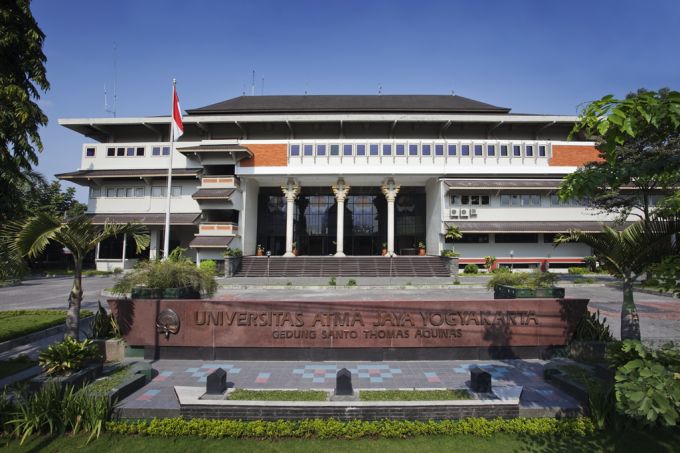 biaya kuliah universitas atma jaya