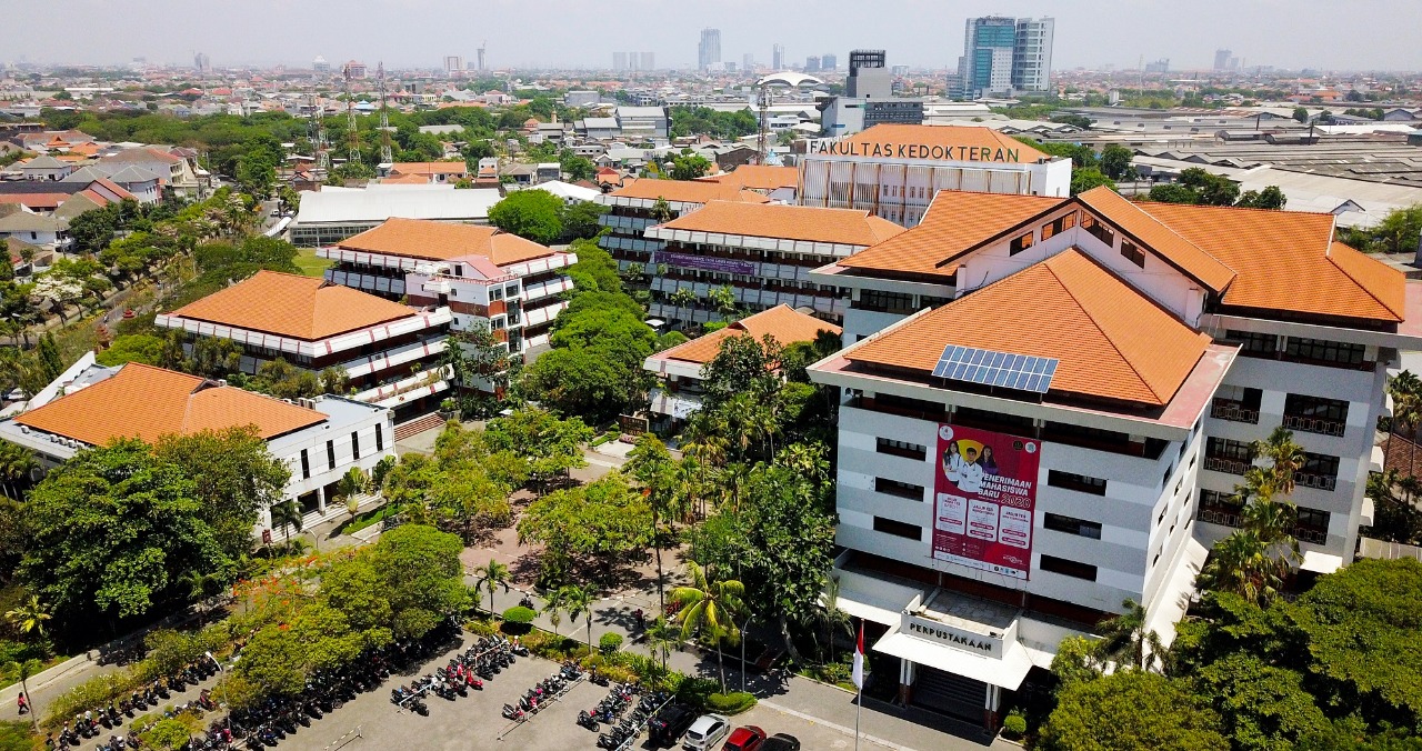 kampus di surabaya