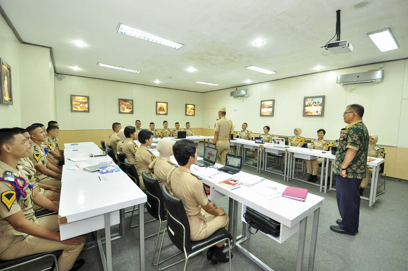 Sekolah Kedinasan di Makassar