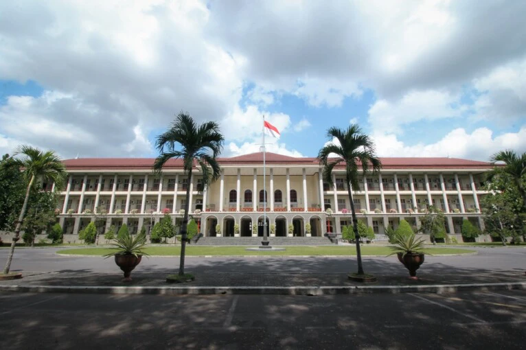 ptn yang bebas uang pangkal