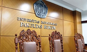 perguruan tinggi negeri jurusan hukum