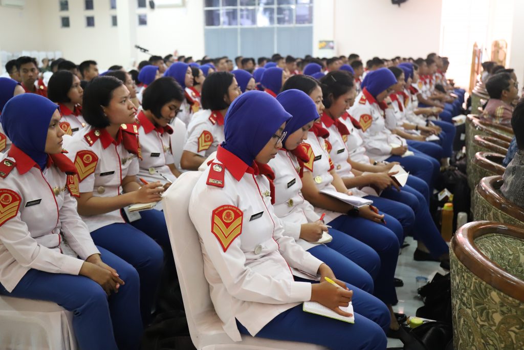 Sekolah Kedinasan yang Boleh Mata Minus