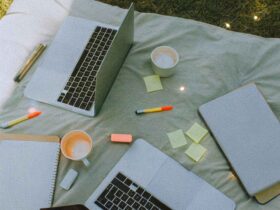 benda-benda yang dibutuhkan mahasiswa