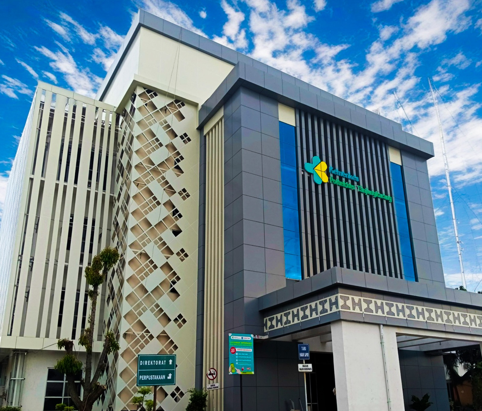 urutan Politeknik terbaik di Indonesia