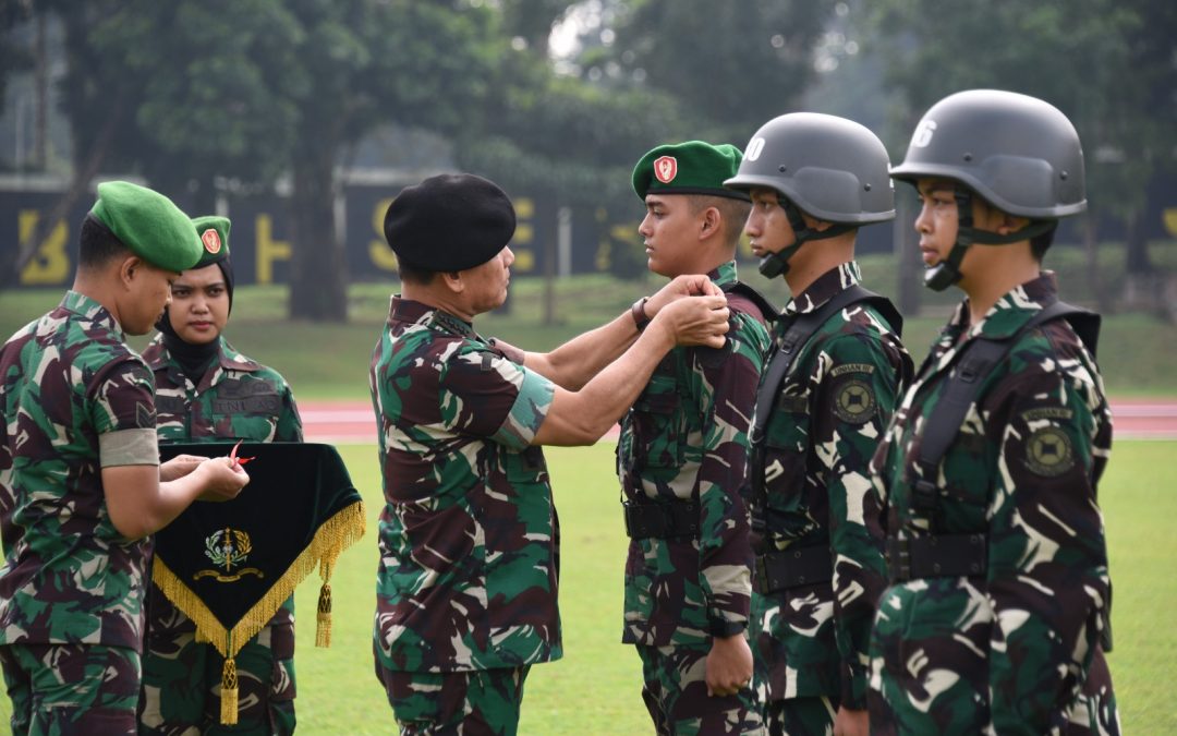 perbedaan AKMIL dan UNHAN