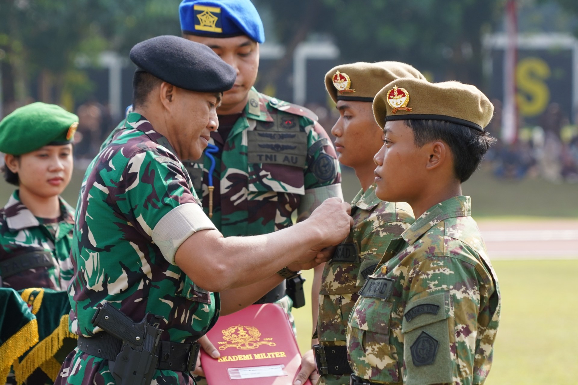 perbedaan AKMIL dan UNHAN